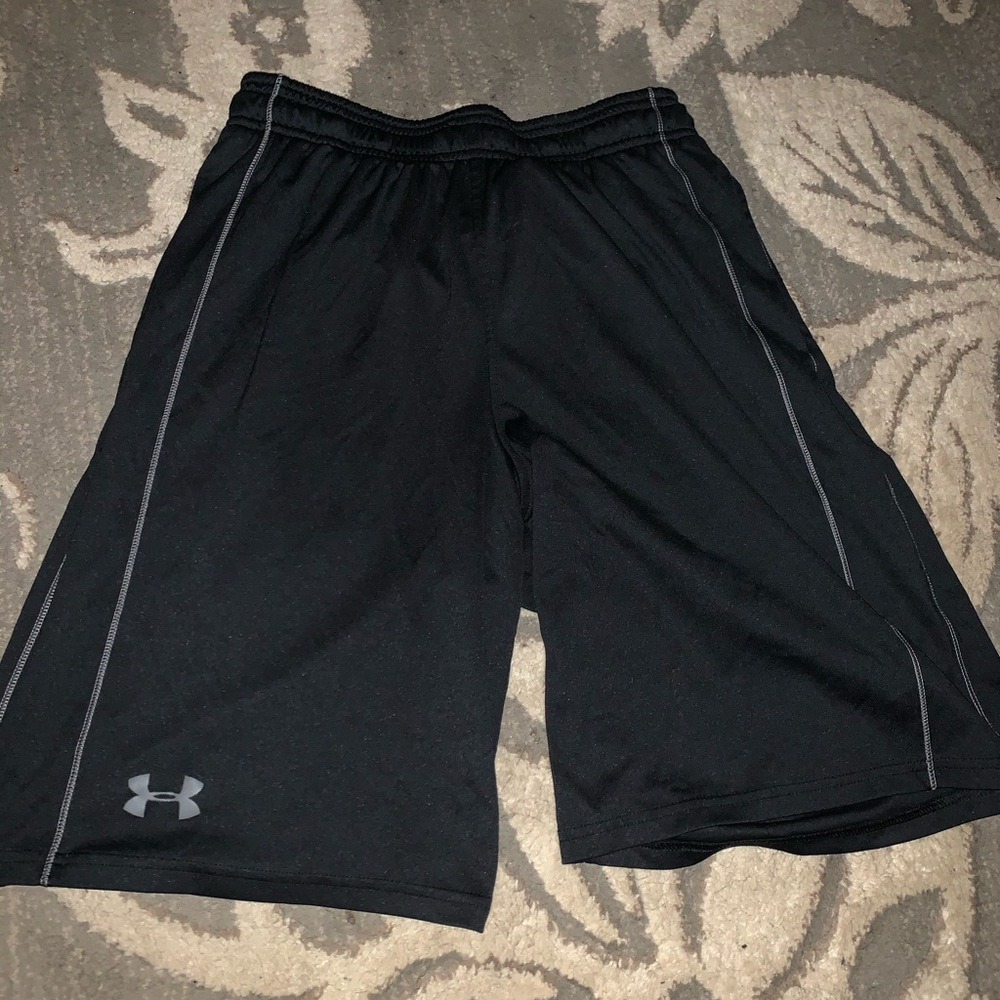 Black under armor athletic shorts
